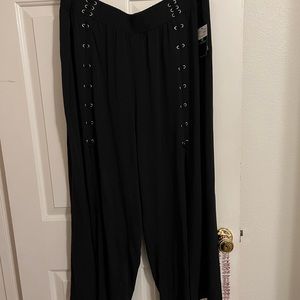 Volcom Strike it hot pants